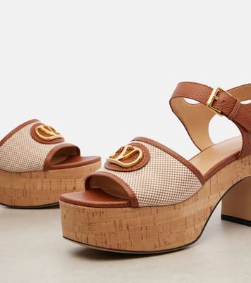 VLogo Signature 80 leather platform sandals | Valentino Garavani
