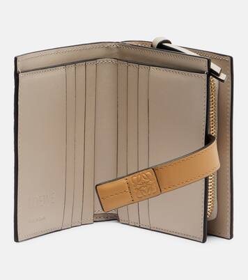 Compact leather wallet | Loewe