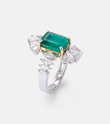 Anello Reign Supreme in oro bianco 18kt con diamanti e smeraldo  | Yeprem