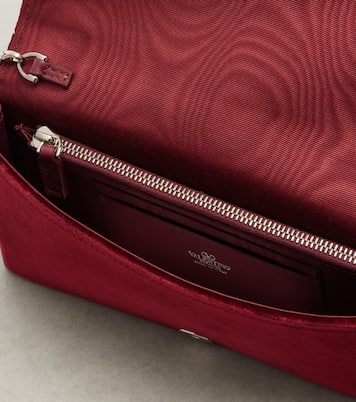 Schultertasche VLogo aus Samt | Valentino Garavani