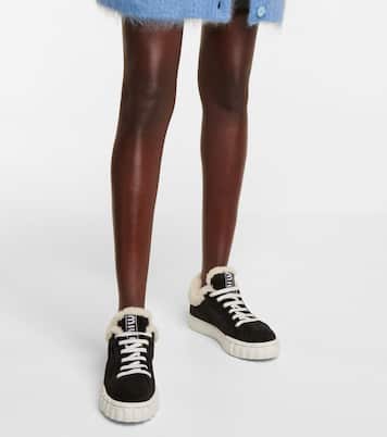 Sneakers Macro aus Veloursleder mit Shearling | Miu Miu