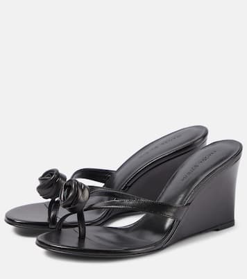 Mules compensées en cuir à fleurs | Magda Butrym