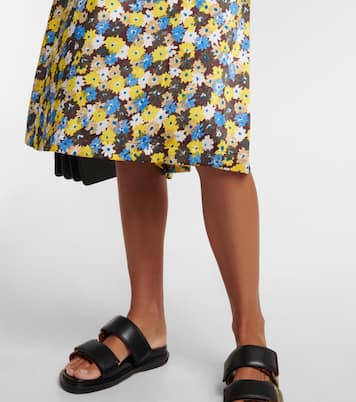 Long-sleeved floral dress | Plan C