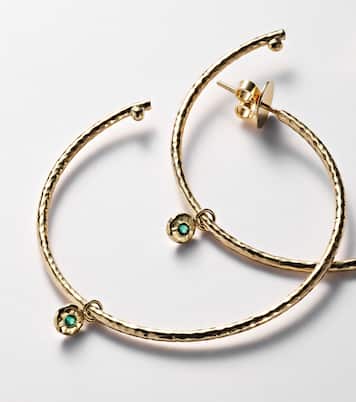 Orecchini a cerchio Nesting Gem Medium in oro 18kt con smeraldi | Octavia Elizabeth