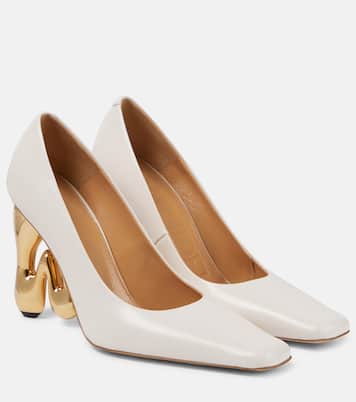 Salones de piel con logo | JW Anderson