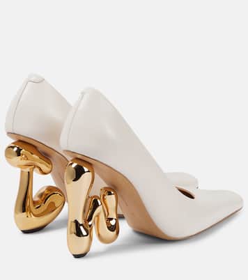 Salones de piel con logo | JW Anderson