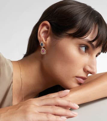 Ohrringe aus 18kt Gelbgold mit Diamanten, Saphiren und Opal | Suzanne Kalan