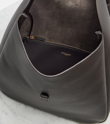 Le 5 à 7 Supple Large leather shoulder bag | Saint Laurent