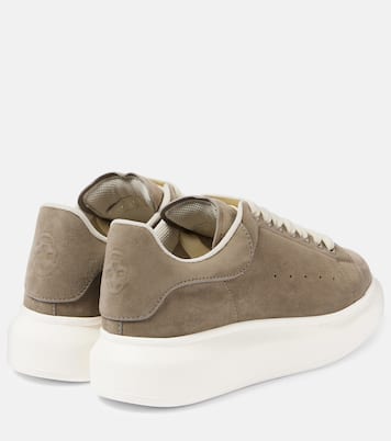 Sneakers oversize in suede con platform | McQueen