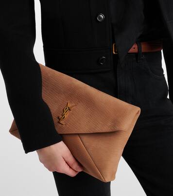 Pochette Cassandre Envelope Large en cuir | Saint Laurent