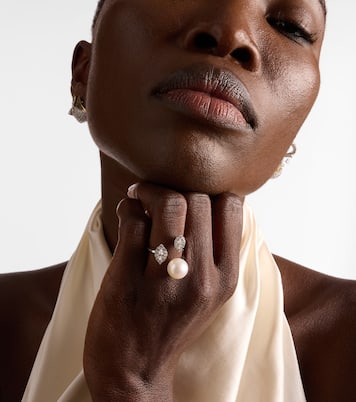 Pearlescent 18kt white gold ring with diamonds and pearl | Yeprem