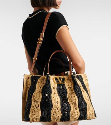 VLogo Medium raffia tote bag | Valentino Garavani