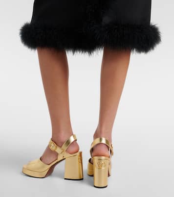 Plateausandalen VLogo aus Metallic-Leder | Valentino Garavani