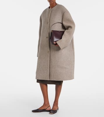 Tina Medium leather shoulder bag | Calvin Klein