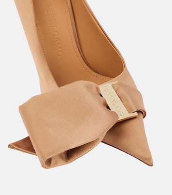 Verzierte Pumps Erica aus Satin | Ferragamo