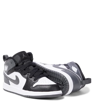 Air Jordan 1 Retro leather sneakers | Nike Kids