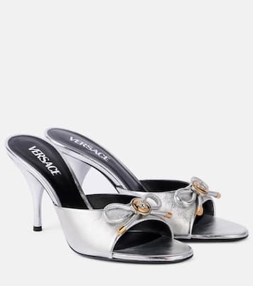 Mules Opera Bow 85 in pelle metallizzata | Versace