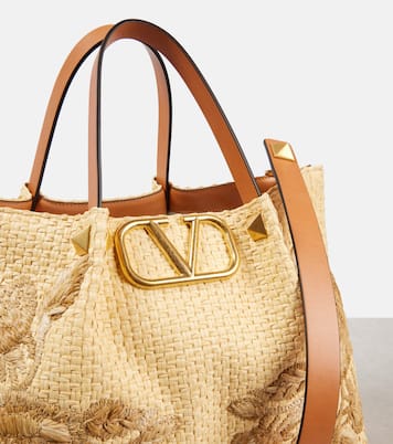 VLogo Medium floral shoulder bag | Valentino Garavani