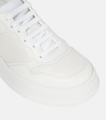 Baskets GG en cuir embossé | Gucci