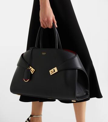 Henkeltasche Hug Medium aus Leder | Ferragamo