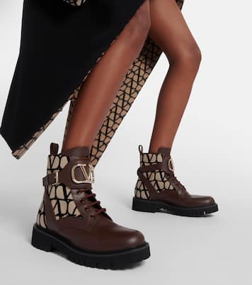 Toile Iconographe combat boots | Valentino Garavani