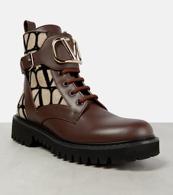 Toile Iconographe combat boots | Valentino Garavani