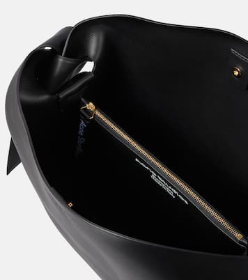 Schultertasche Musubi Midi aus Leder | Acne Studios