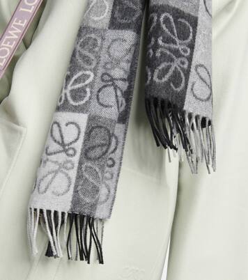 【LOEWE】Bicolour scarf in wool and cashmere Loewe Bicolour scarf in wool and cashmere | REVERSIBLE