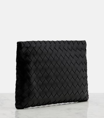 Intrecciato Medium leather pouch | Bottega Veneta
