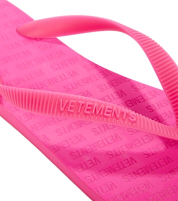 Chanclas con logo | Vetements