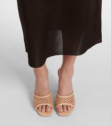 Pantoletten Lupita 95 mit Leder | Amina Muaddi