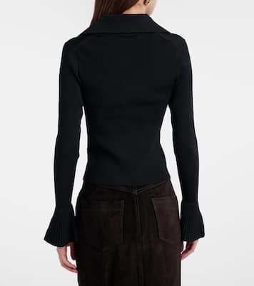 توب محبوك | Self-Portrait