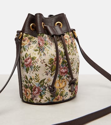 VLogo Signature Small canvas bucket bag | Valentino Garavani