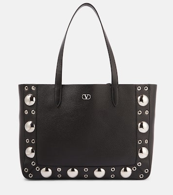 Cabas Nellcôte Medium en cuir à clous | Valentino Garavani