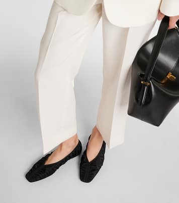 Ballerine The Gathered Flat in raso | Toteme