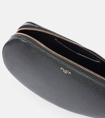 Clutch Le Demi Cœur aus Leder | Alaïa