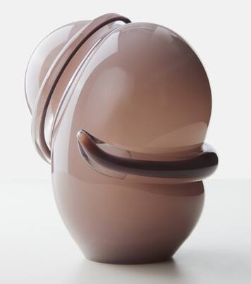 Vase Tension  | Alexa Lixfeld