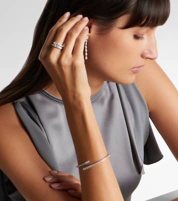 Classics Twist 18kt white gold bangle with diamonds | Bucherer Fine Jewellery