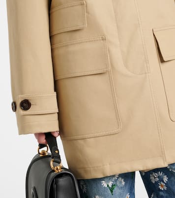 Trench in gabardine di cotone con logo | Gucci