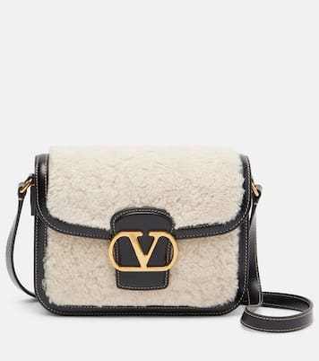 Bolso al hombro 9TO5 de borrego y piel | Valentino Garavani