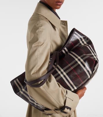 Highlands Medium jacquard tote bag | Burberry