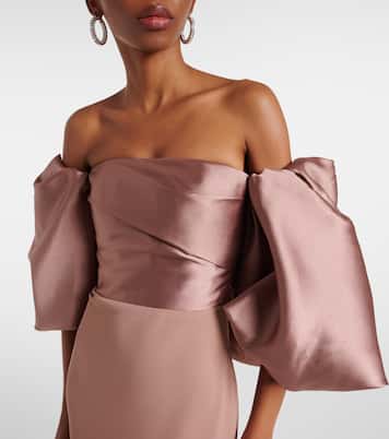 Abito lungo off-shoulder Floris con raso | Solace London