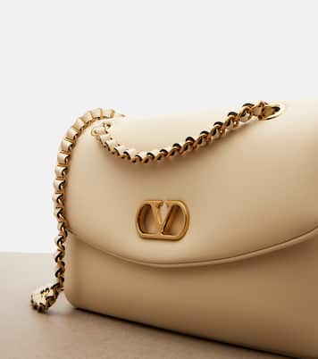 Djuna Medium leather shoulder bag | Valentino Garavani