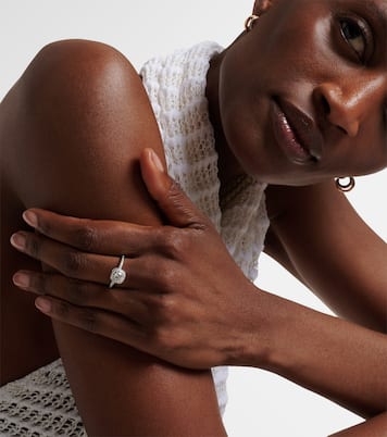 Anello Nudo Petit in oro bianco 18kt con diamanti | Pomellato