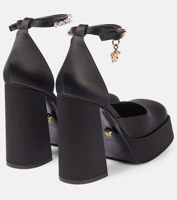 Medusa Aevitas satin platform pumps | Versace
