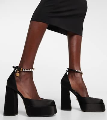 Medusa Aevitas satin platform pumps | Versace
