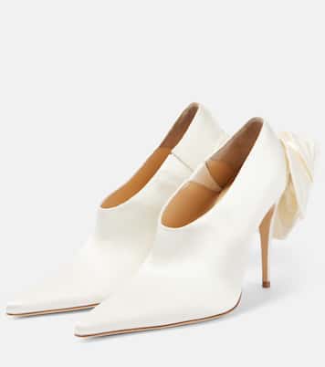 Pumps in raso con applicazione | Magda Butrym
