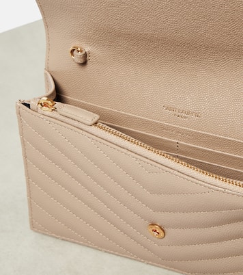 Cassandre matelassé envelope leather wallet on chain | Saint Laurent