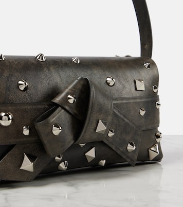 Sac Musubi en cuir à clous | Acne Studios