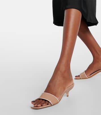 Mules Helamu en cuir verni | Manolo Blahnik